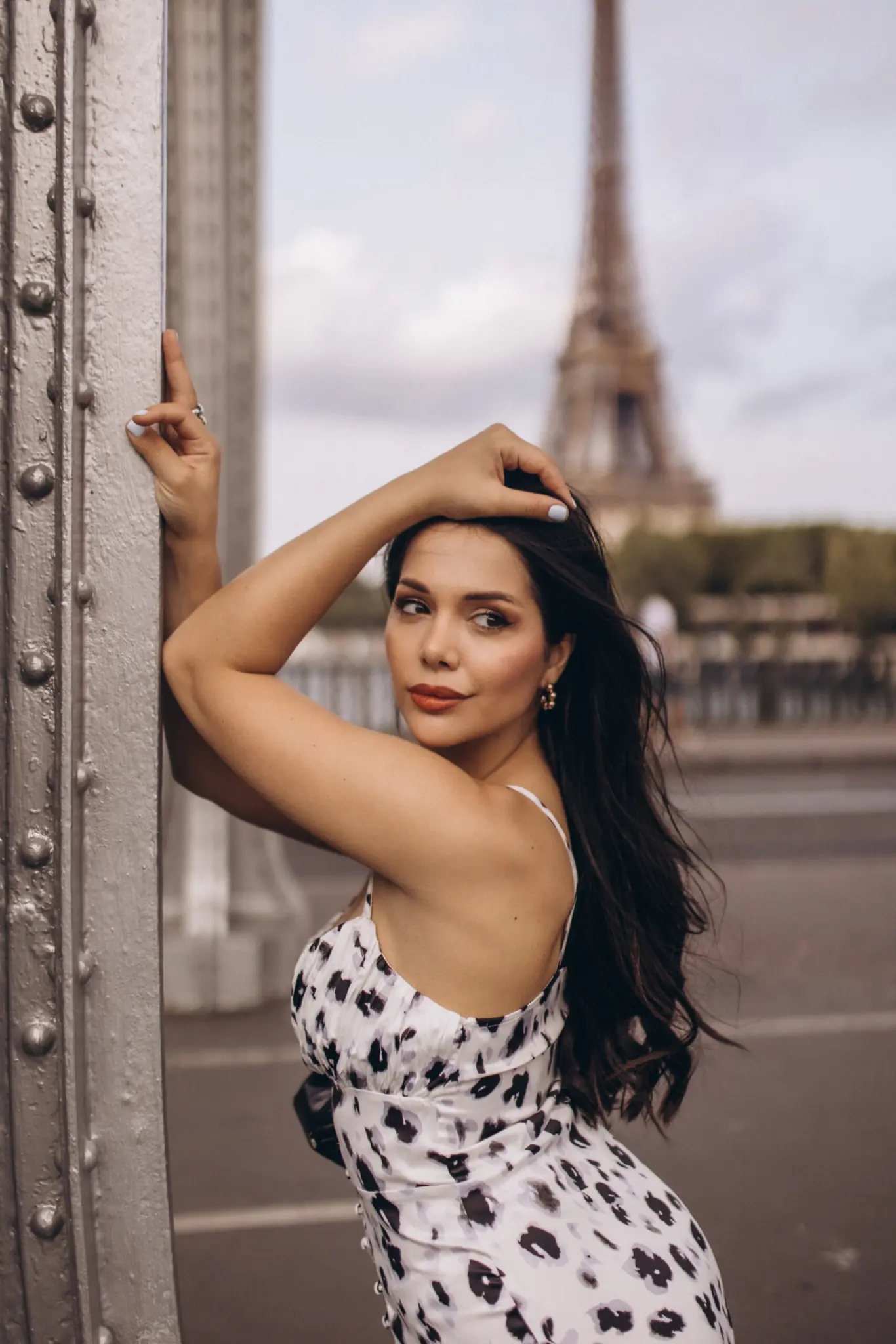 Paris Portrait Photoshoot on the Avenue by Julia Litvin