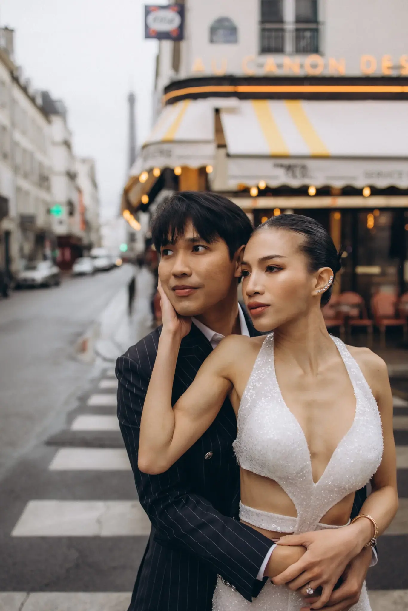 Close-up couple photo in Paris