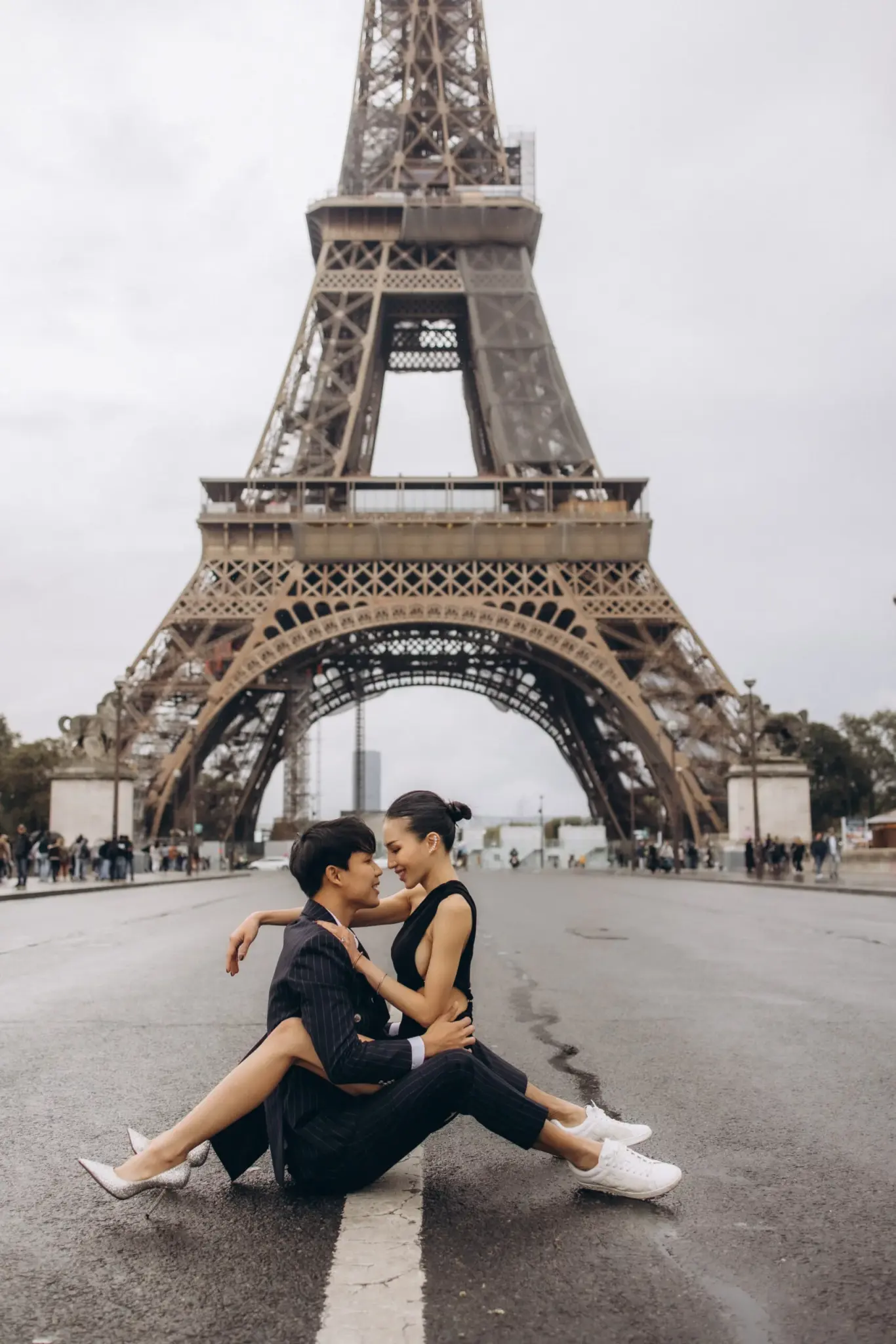 Paris couple photos