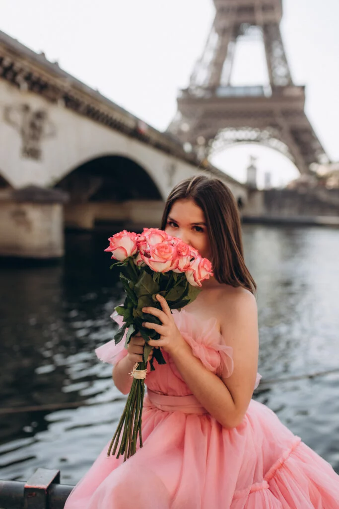 Paris quinceañera photography with bouquet