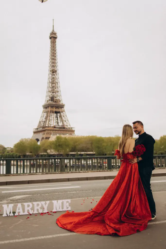 Elegant Marry Me proposal photoshoot in Paris by the Eiffel Tower