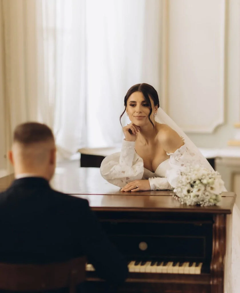 Romantic wedding photoshoot in Paris