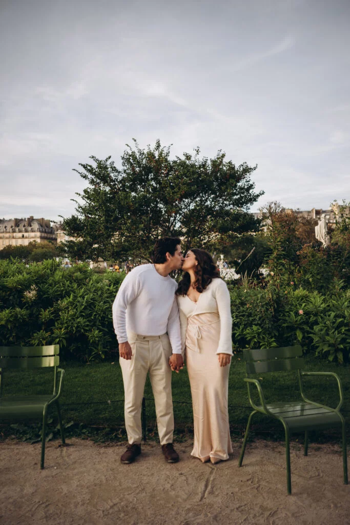 Tuileries Garden Couple Photoshoot