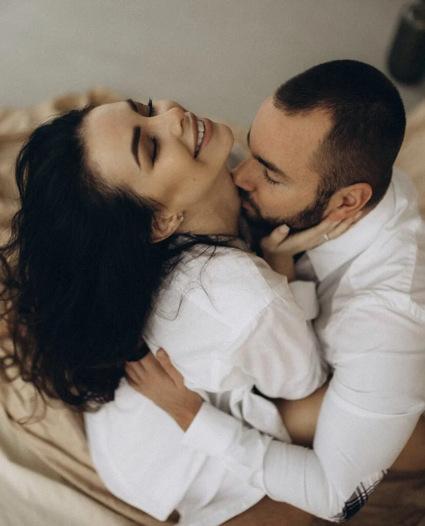 Emotional pregnancy photoshoot in Paris on with parents-to-be